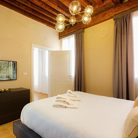Fraivolti Apartment Venetië Buitenkant foto